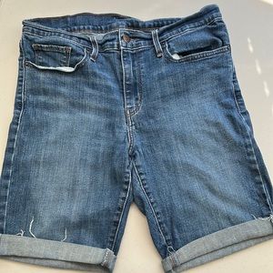 Levi’s Strauss & Co. Women’s Bermuda Denim Shorts Blue Jeans size 31